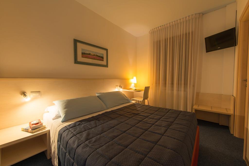 Hotel Erika Malcesine Szoba fotó